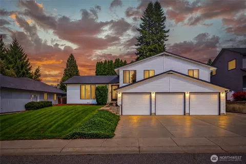 717 12th St NE, East Wenatchee, WA 98802