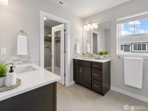 Bath - 1621 Seattle Hill Rd #E1, Bothell, WA 98012 photo 3 of 4