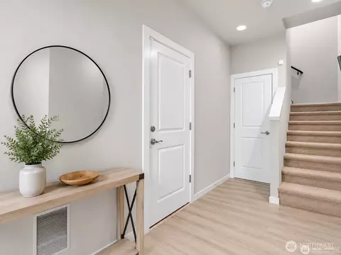 Entry Way - 1621 Seattle Hill Rd #E1, Bothell, WA 98012 photo 1 of 1