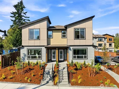1216 Tacoma Ct NE #1, Renton, WA 98056