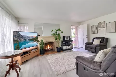 Living - 1503 S Stevens St, Seattle, WA 98144 photo 1 of 1