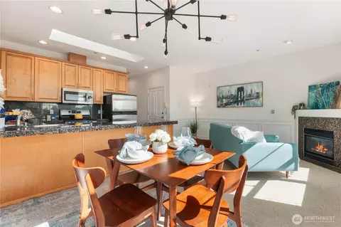 2433 NW 59th St #301, Seattle, WA 98107