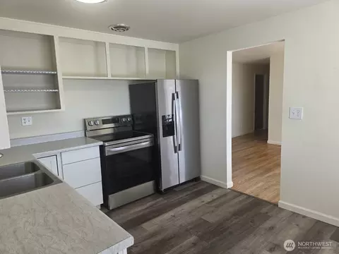 253 N Dale Rd, Moses Lake, WA 98837