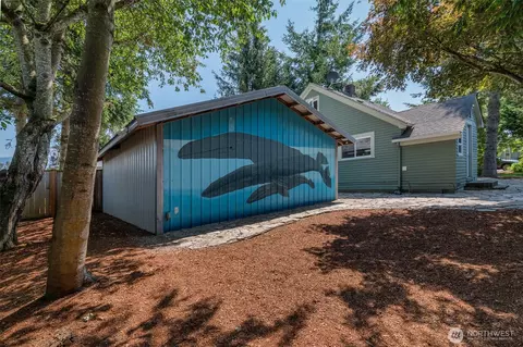 Exterior - 704 Roeder St, Everson, WA 98247 photo 4 of 12