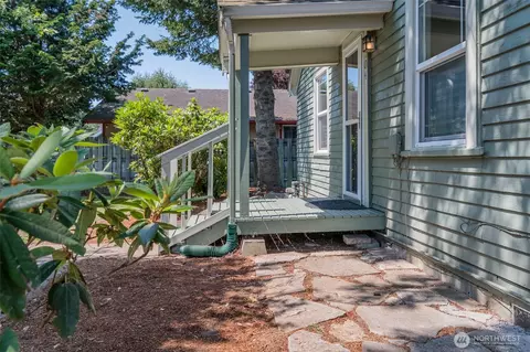 Exterior - 704 Roeder St, Everson, WA 98247 photo 3 of 12
