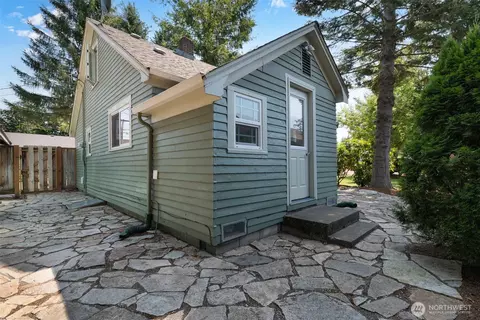 Exterior - 704 Roeder St, Everson, WA 98247 photo 10 of 12