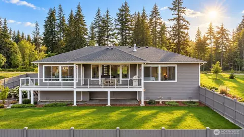 1409 Village Heights Pl, Camano Island, WA 98282
