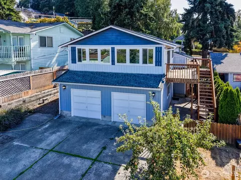 1127 E 6th St, Port Angeles, WA 98363