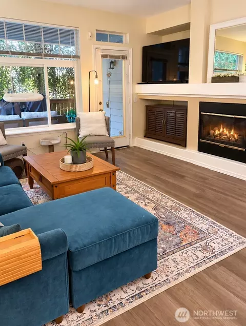 16900 River Rock Dr #101, Lynnwood, WA 98037