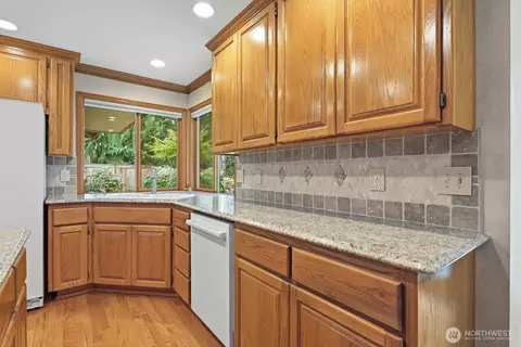 Kitchen - 15416 28th Dr SE, Mill Creek, WA 98012 photo 3 of 4