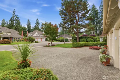 Exterior - 15416 28th Dr SE, Mill Creek, WA 98012 photo 2 of 7