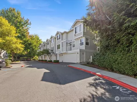 Exterior - 11925 NE 162 Ln NE, Bothell, WA 98011 photo 4 of 5