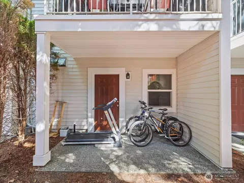 Exterior - 11925 NE 162 Ln NE, Bothell, WA 98011 photo 2 of 5