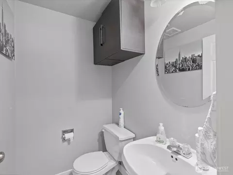 Bath - 11925 NE 162 Ln NE, Bothell, WA 98011 photo 3 of 3