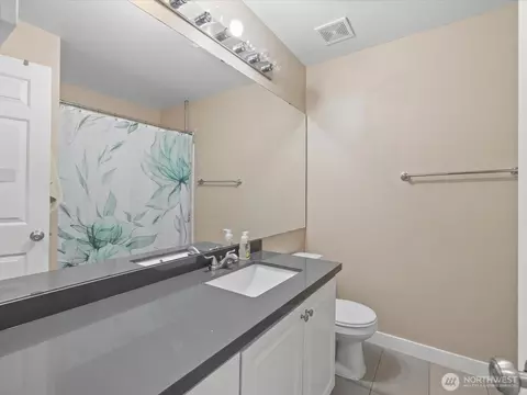 Bath - 11925 NE 162 Ln NE, Bothell, WA 98011 photo 1 of 3