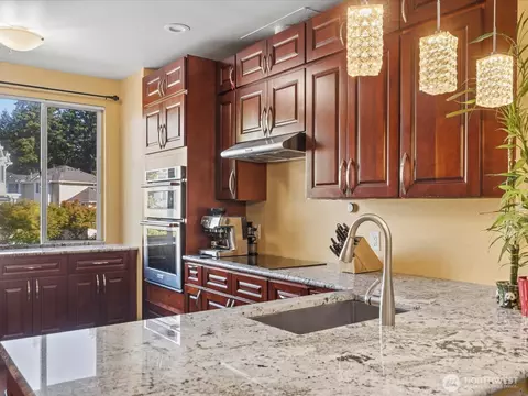 Kitchen - 11925 NE 162 Ln NE, Bothell, WA 98011 photo 1 of 8