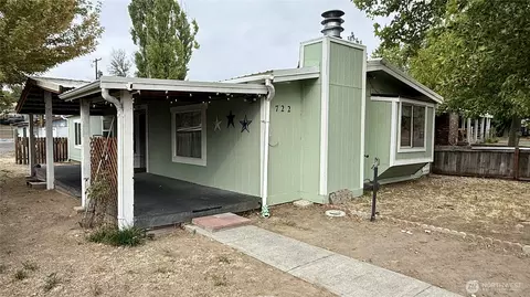 722 NE 2nd, Soap Lake, WA 98851