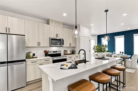 16202 Manor Way #E1, Lynnwood, WA 98087