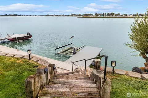 1706 W Marina Dr, Moses Lake, WA 98837