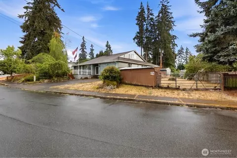 3210 Scenic Dr SE, Auburn, WA 98092