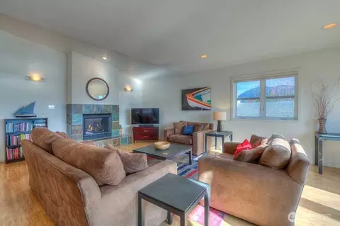 Living - 269 Main St, Eastsound, WA 98245 photo 1 of 8