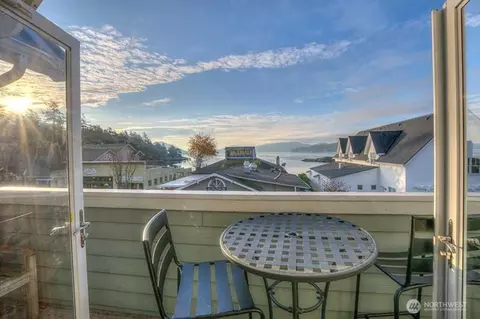 View/Area - 269 Main St, Eastsound, WA 98245 photo 4 of 5