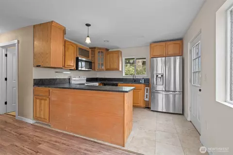 Kitchen - 13315 Valley Ave E, Sumner, WA 98390 photo 1 of 3