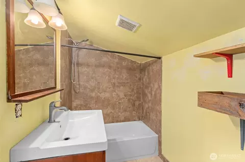 Bath - 13315 Valley Ave E, Sumner, WA 98390 photo 2 of 2