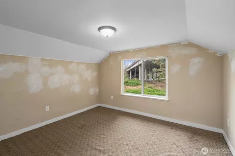 Bedroom - 13315 Valley Ave E, Sumner, WA 98390 photo 1 of 2