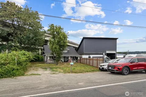 Exterior - 13315 Valley Ave E, Sumner, WA 98390 photo 3 of 6