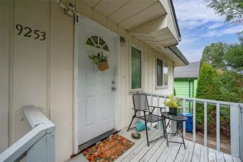 9253 3rd Ave NW, Seattle, WA 98133