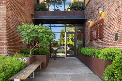 3300 NE 65th St #204, Seattle, WA 98115