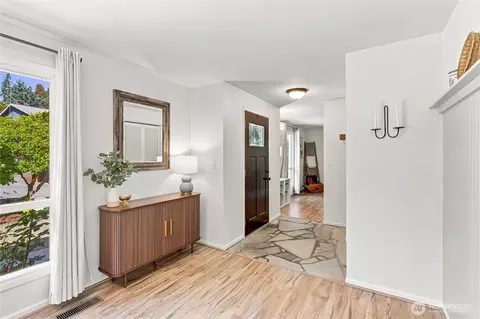Entry Way - 3601 Earl Ave, Everett, WA 98201 photo 1 of 1