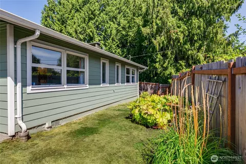 Exterior - 3601 Earl Ave, Everett, WA 98201 photo 10 of 13