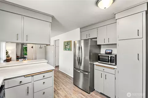 Kitchen - 3601 Earl Ave, Everett, WA 98201 photo 4 of 5