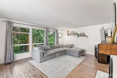 Living - 3601 Earl Ave, Everett, WA 98201 photo 2 of 3
