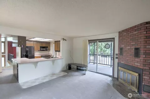 Living - 3301 33rd Loop SE, Lacey, WA 98503 photo 6 of 10