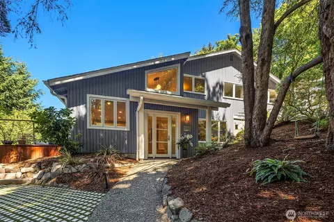 5610 W Mercer Way, Mercer Island, WA 98040
