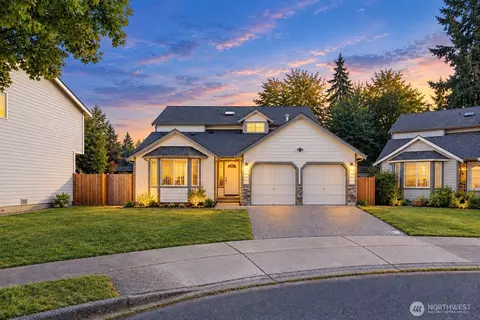 18215 SE 261st Ct, Covington, WA 98042