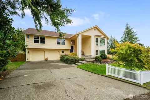 4700 NW Terrace View Dr, Bremerton, WA 98312
