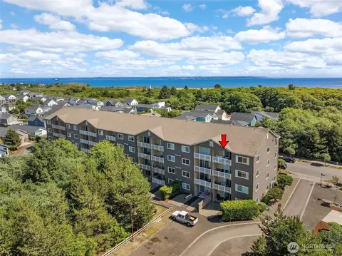 262 Oyhut Bay Blvd SW #401, Ocean Shores, WA 98569