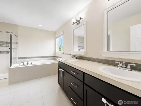Bath - 17602 40th Dr SE, Bothell, WA 98012 photo 2 of 4