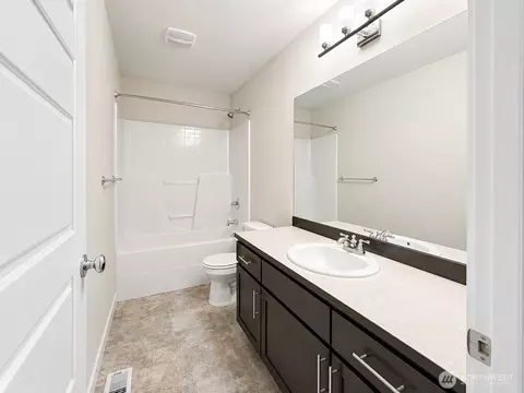 Bath - 17602 40th Dr SE, Bothell, WA 98012 photo 4 of 4