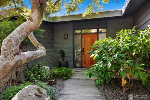 Exterior - 9822 Cherry St, Edmonds, WA 98020 photo 5 of 13