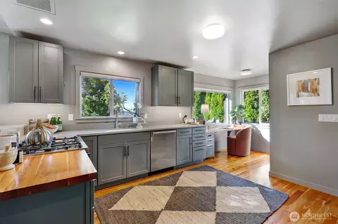 Kitchen - 9822 Cherry St, Edmonds, WA 98020 photo 4 of 6