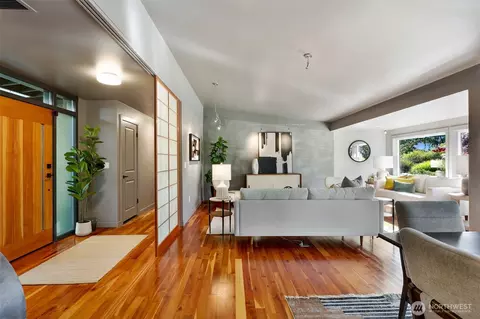 Entry Way - 9822 Cherry St, Edmonds, WA 98020 photo 2 of 2