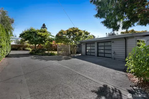 Exterior - 9822 Cherry St, Edmonds, WA 98020 photo 4 of 13