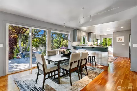 Dining - 9822 Cherry St, Edmonds, WA 98020 photo 2 of 2