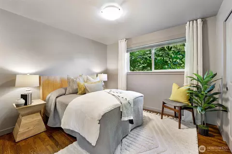 Bedroom - 9822 Cherry St, Edmonds, WA 98020 photo 4 of 4
