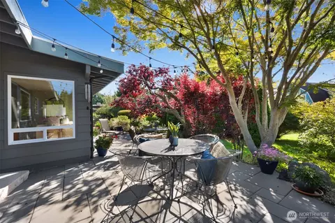 Exterior - 9822 Cherry St, Edmonds, WA 98020 photo 10 of 13